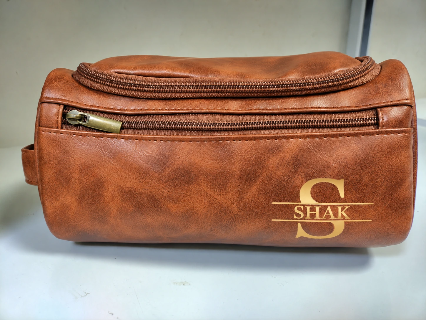 Toiletry bag — Larry